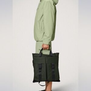 Rains NEW Trail Tote Bag in Evergreen Backpack Hiking bag Waterproof $125